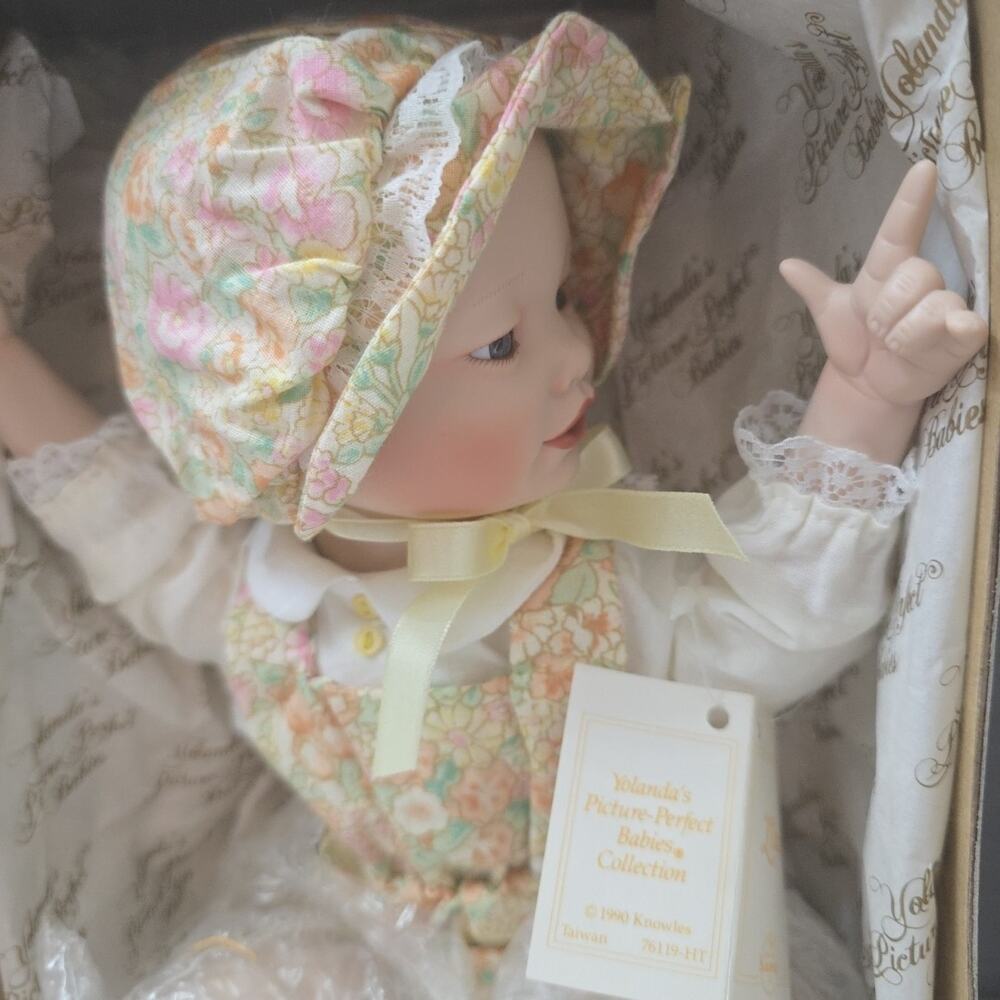 Knowles Yolanda’s Picture Perfect Babies LISA Porcelain Doll COA Box #345 Mint